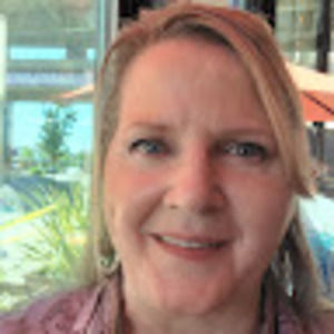 Meet your Posher, Leona